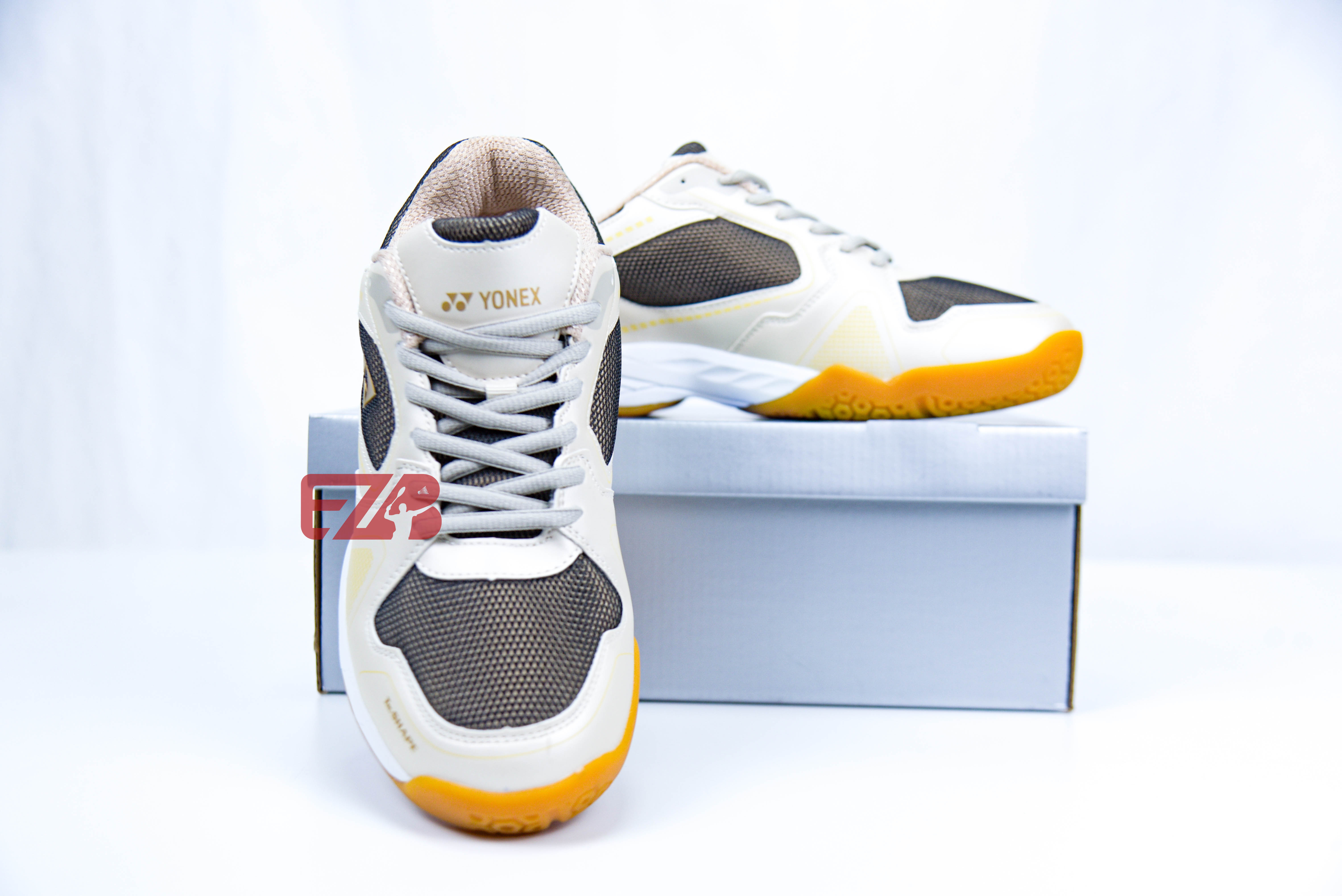 GIÀY CẦU LÔNG YONEX MACH-2 BEIGE/GOLD CHÍNH HÃNG 